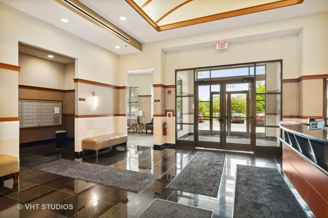 $2,650 | 6420 Double Eagle Drive, Unit 801, Woodridge, IL 60517