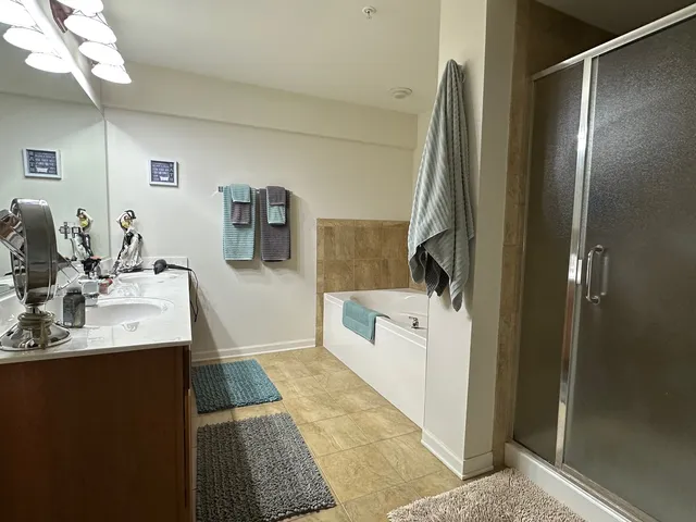 $2,650 | 6420 Double Eagle Drive, Unit 801, Woodridge, IL 60517