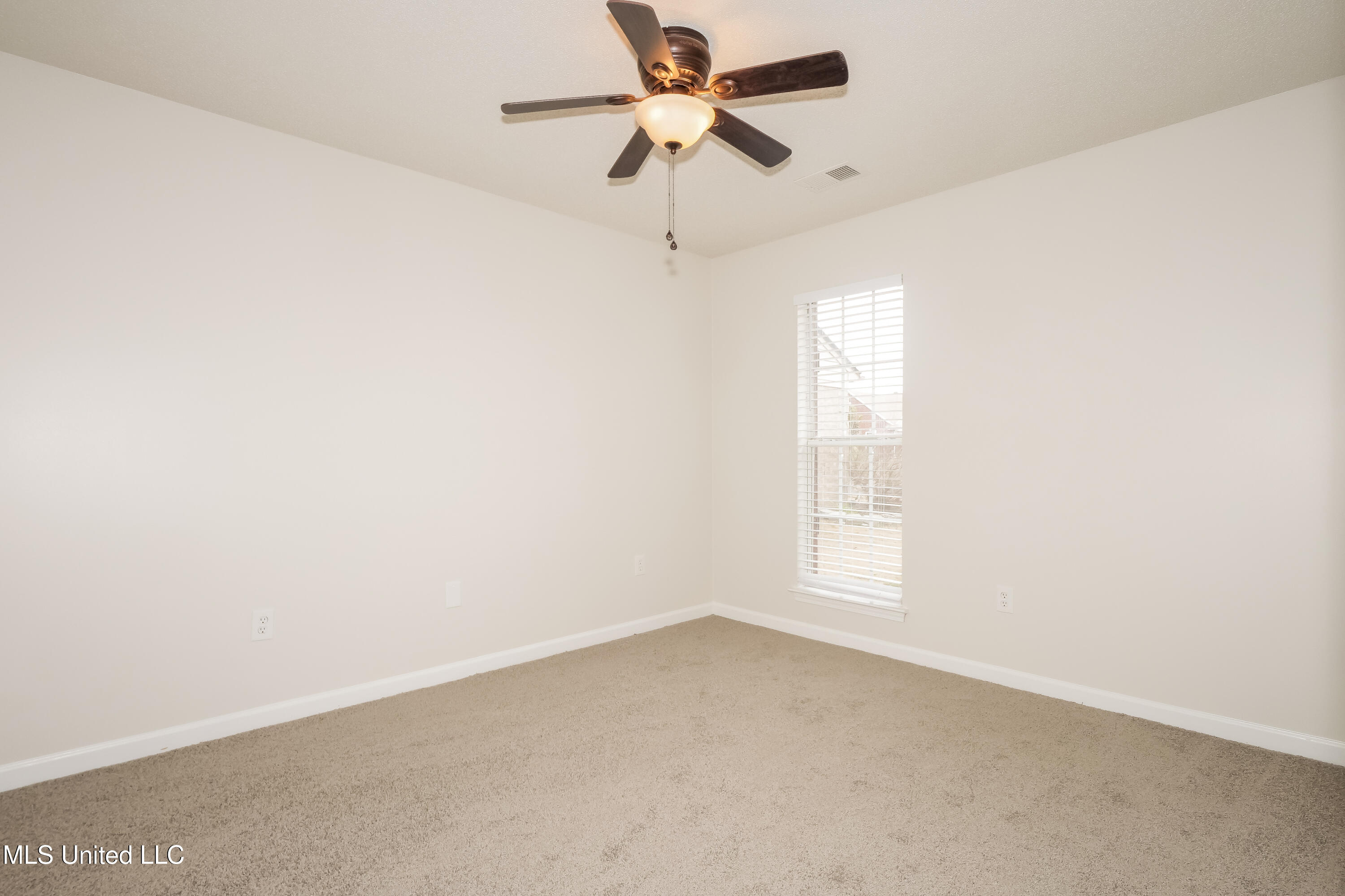 5665 Deer Ridge Drive Southaven, MS 38672 - Photo 11 of 17 012-photo-bedroom-15083660