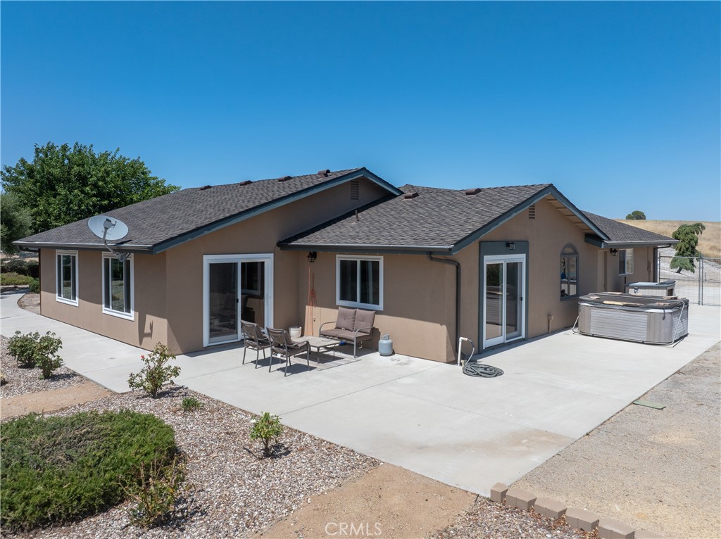 2255 Lothar Lane Templeton, CA 93465 - Photo 29 of 41 a view of a house with sitting area