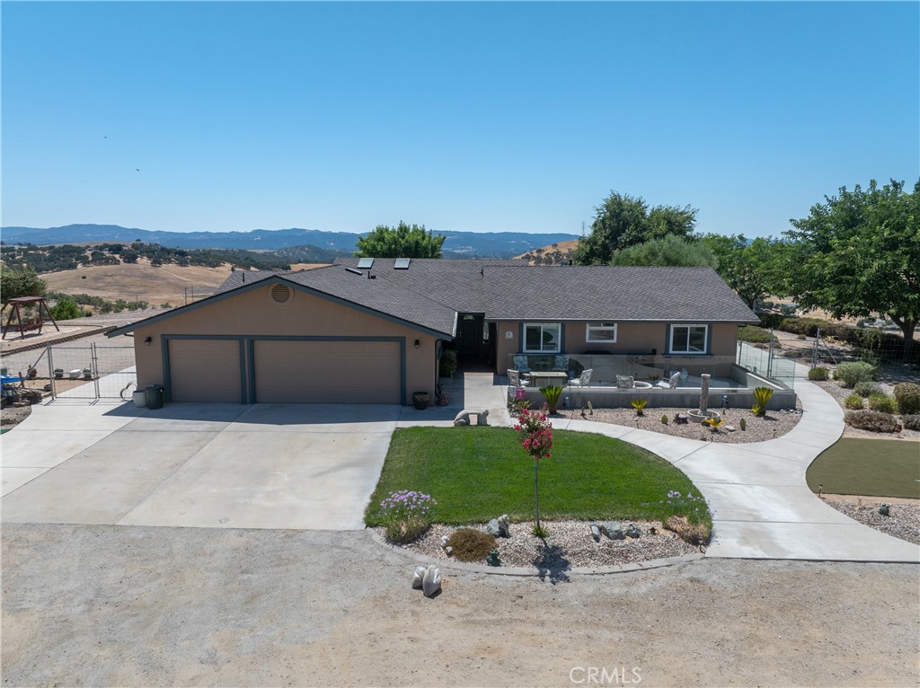 2255 Lothar Lane Templeton, CA 93465 - Photo 34 of 41 an aerial view of a house with swimming pool garden and patio