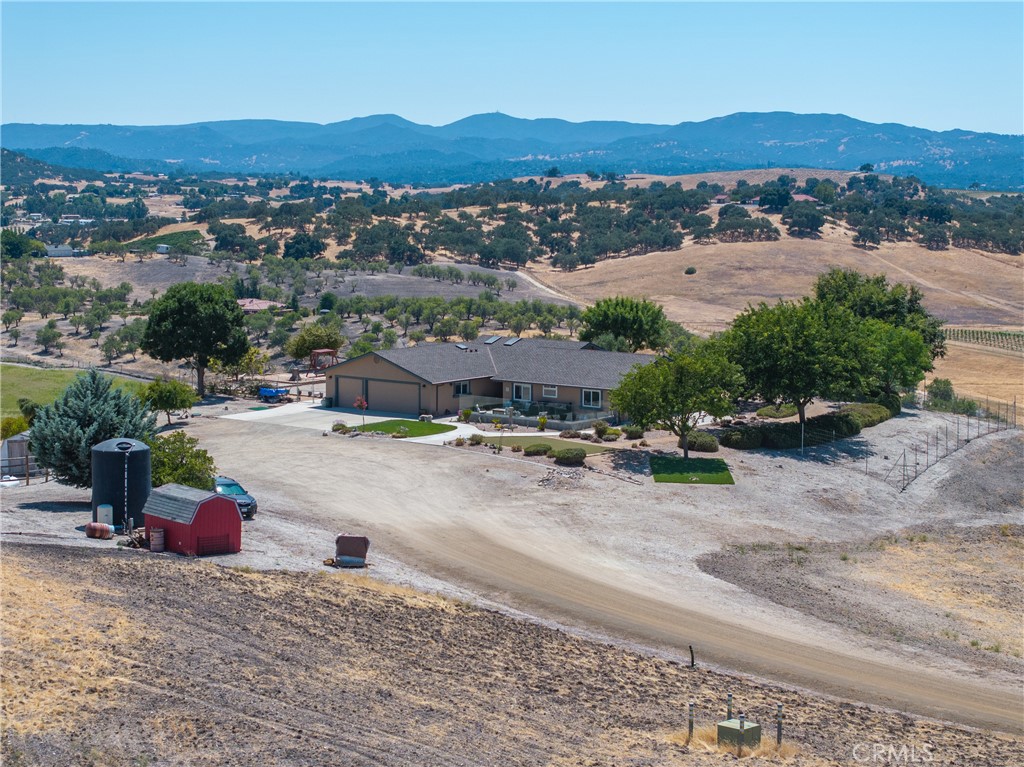 2255 Lothar Lane Templeton, CA 93465 - Photo 40 of 41 an aerial view of a town with couple of houses