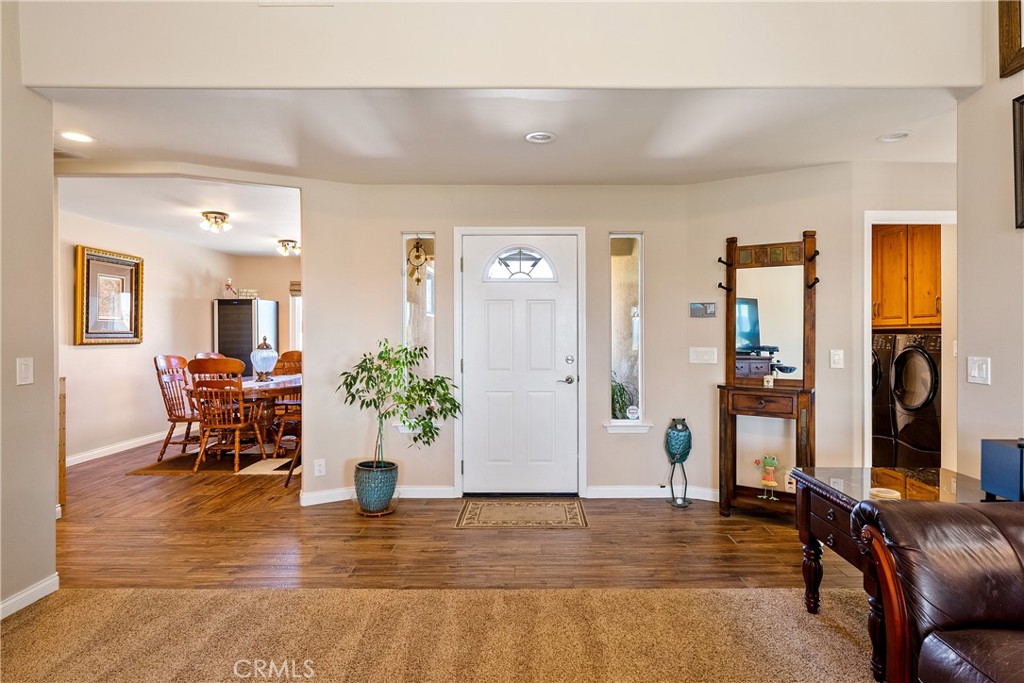 2255 Lothar Lane Templeton, CA 93465 - Photo 6 of 41 a view of a livingroom with furniture and a table
