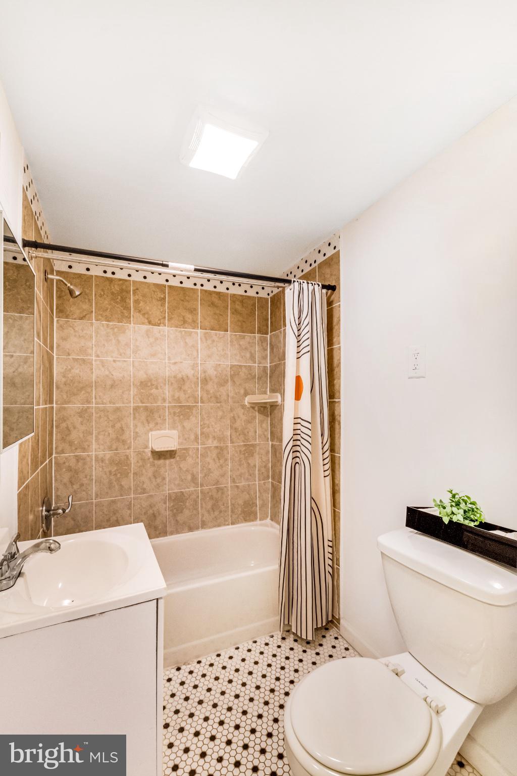 518 Columbus Road Burlington, NJ 08016 - Photo 10 of 25 Gallery Image 10