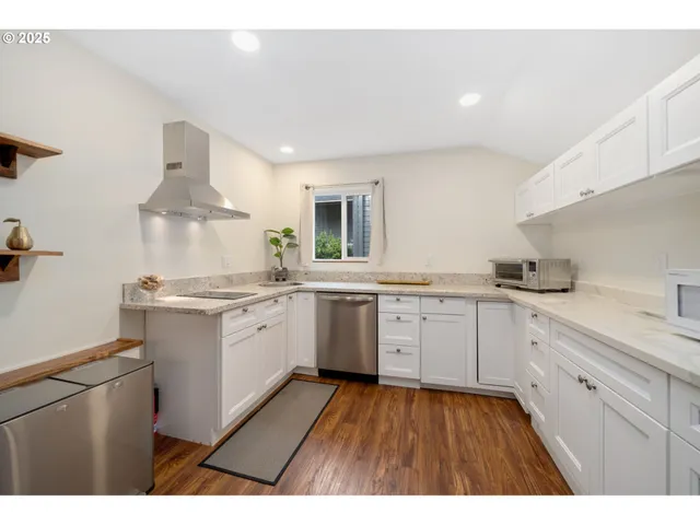 $959,000 | 7766 Southwest Bayberry Drive, Beaverton, OR 97007