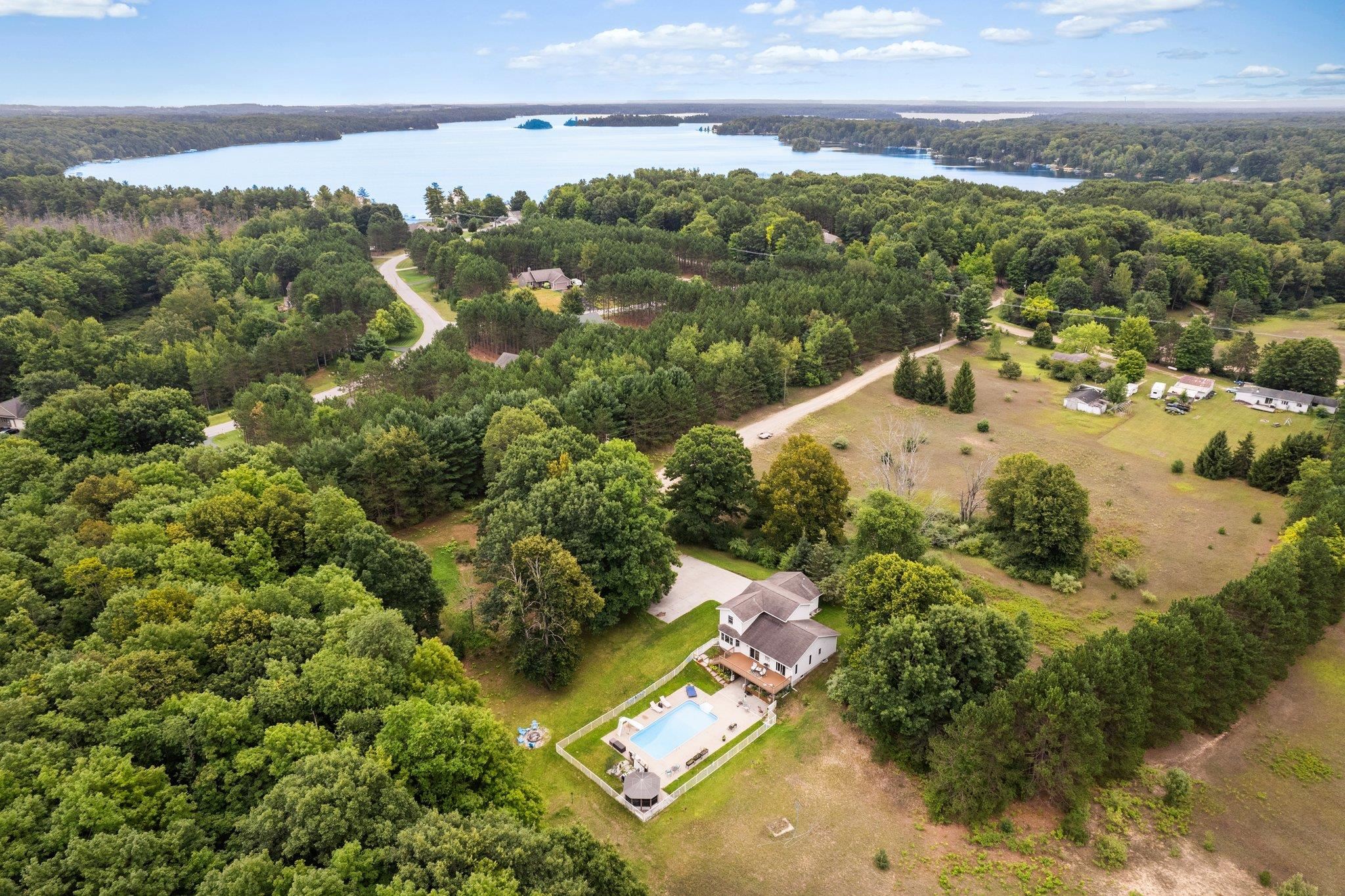 10006 Skiver Road Traverse City, MI 49685 - Photo 5 of 43 1914793-4.JPG