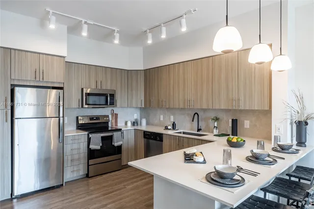 $2,412 | 19273 Northwest 27th Avenue, Unit 3703, Miami Gardens, FL 33056