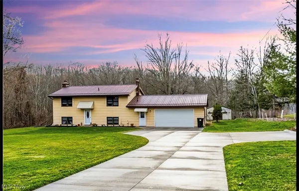 $325,000 | 871 South County Line Road, Geneva, OH 44041
