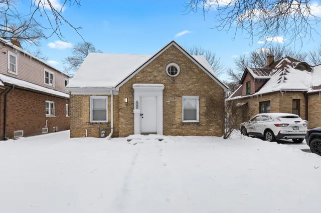 $2,200 | 4109 North 40th Street, Milwaukee, WI 53216