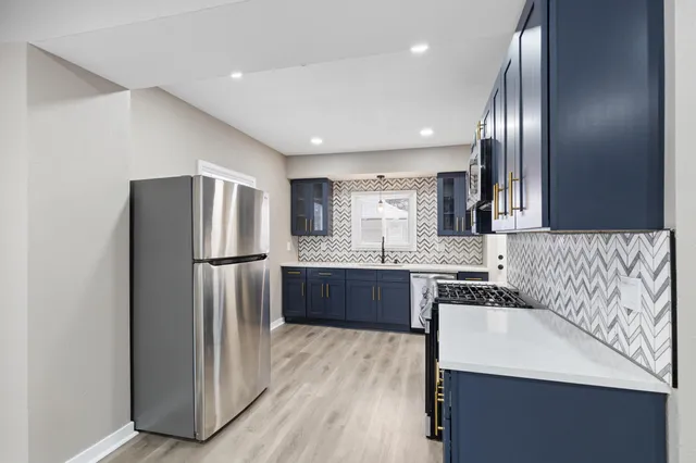 $2,200 | 4109 North 40th Street, Milwaukee, WI 53216