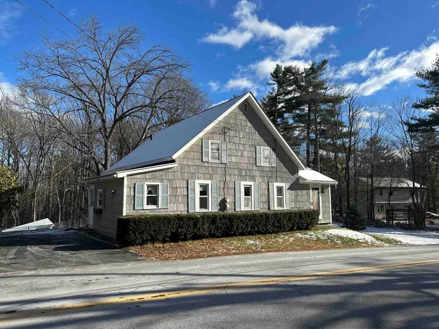 $399,900 | 500 East Dunbarton Road, Goffstown, NH 03045