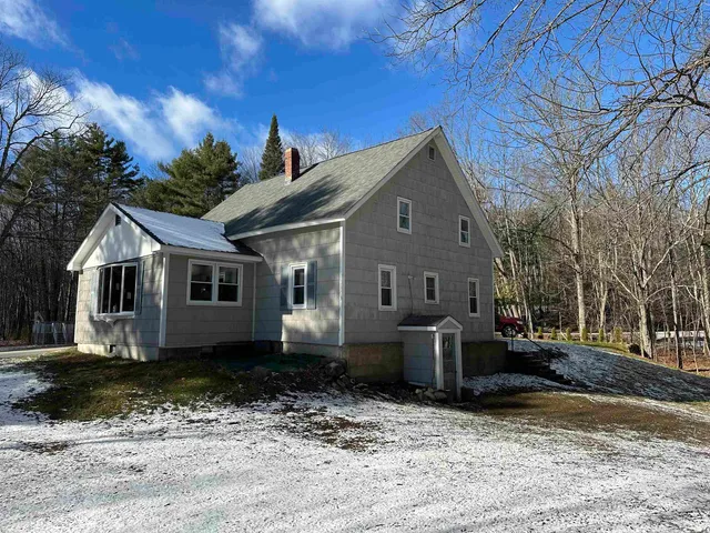 $399,900 | 500 East Dunbarton Road, Goffstown, NH 03045