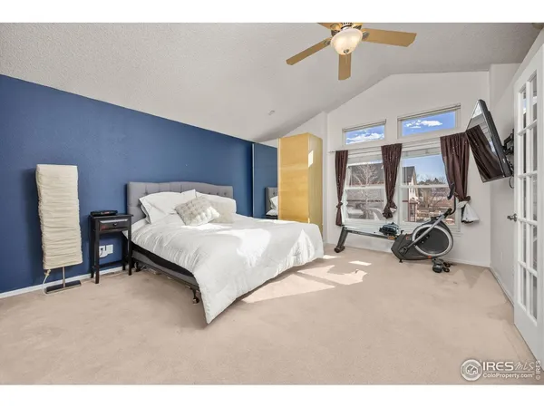a view of a livingroom with an empty space