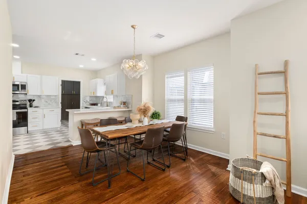 $2,500 | 102 East Val Verde Street, Brenham, TX 77833