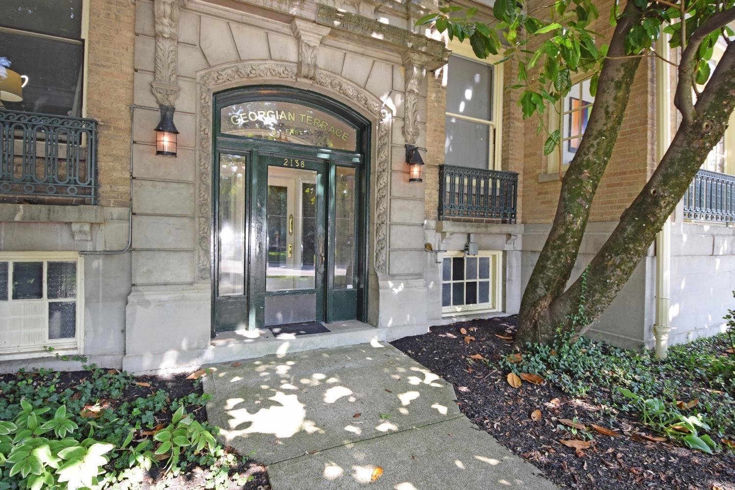 2138 Madison Road, Unit J Cincinnati, OH 45208 - Photo 2 of 36