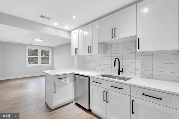 $1,595 | 6903 Dunmanway, Unit B, Dundalk, MD 21222