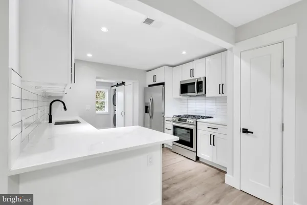 $1,595 | 6903 Dunmanway, Unit B, Dundalk, MD 21222