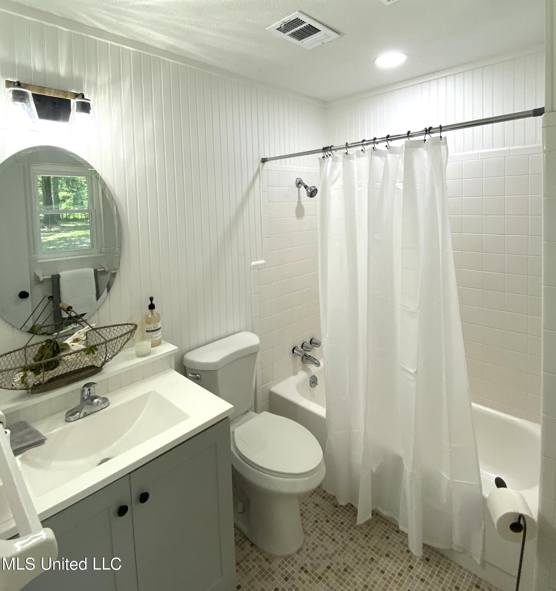 3553 McFarland Road Raymond, MS 39154 - Photo 32 of 47 3RD BEDROOM'S ATH