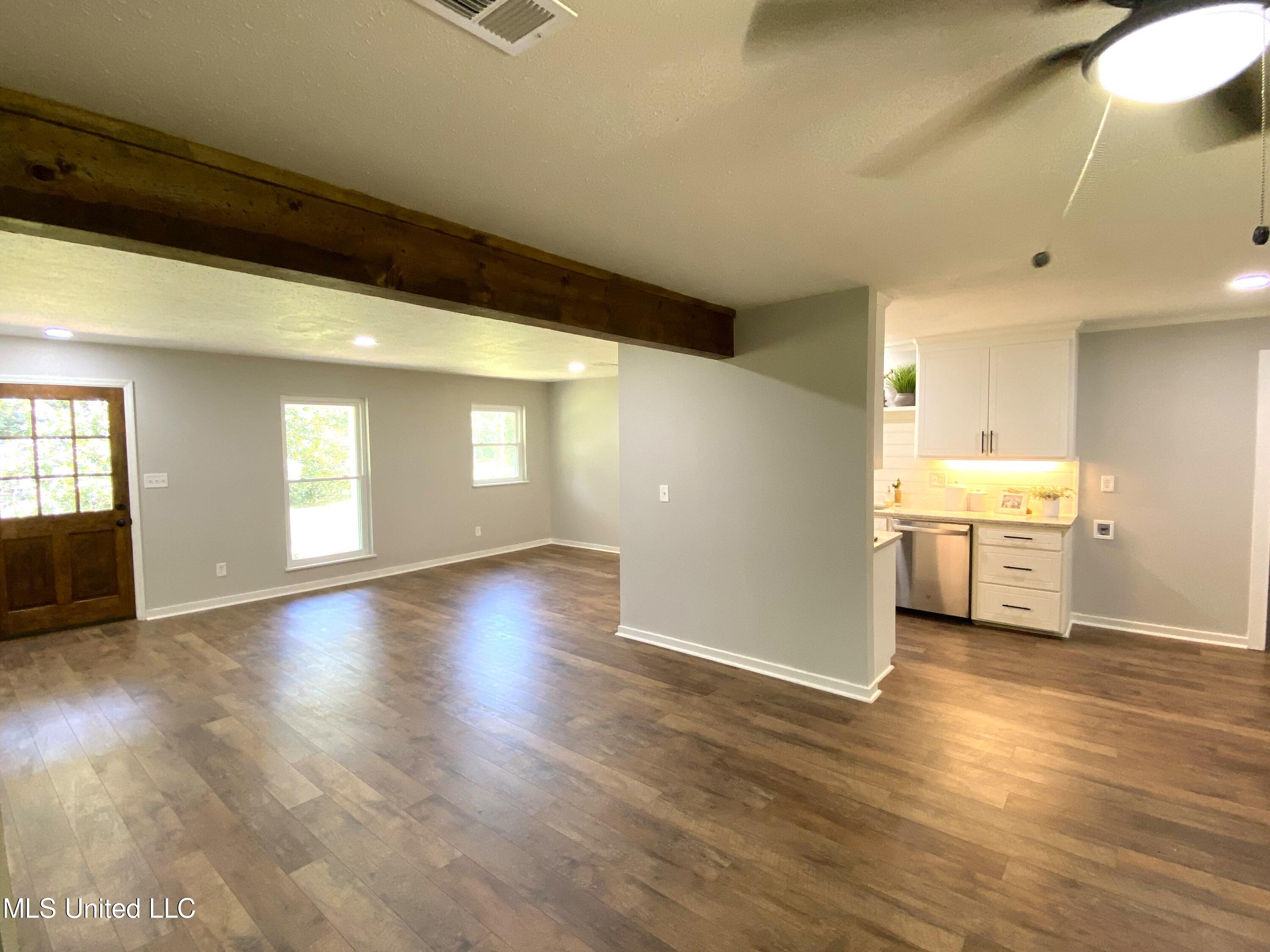 3553 McFarland Road Raymond, MS 39154 - Photo 8 of 47 LIVING ROOM 2