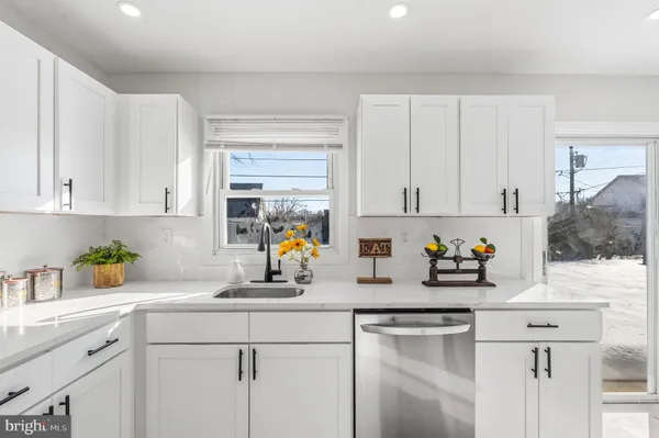 $380,000 | 4 Hamilton Lane, Willingboro, NJ 08046