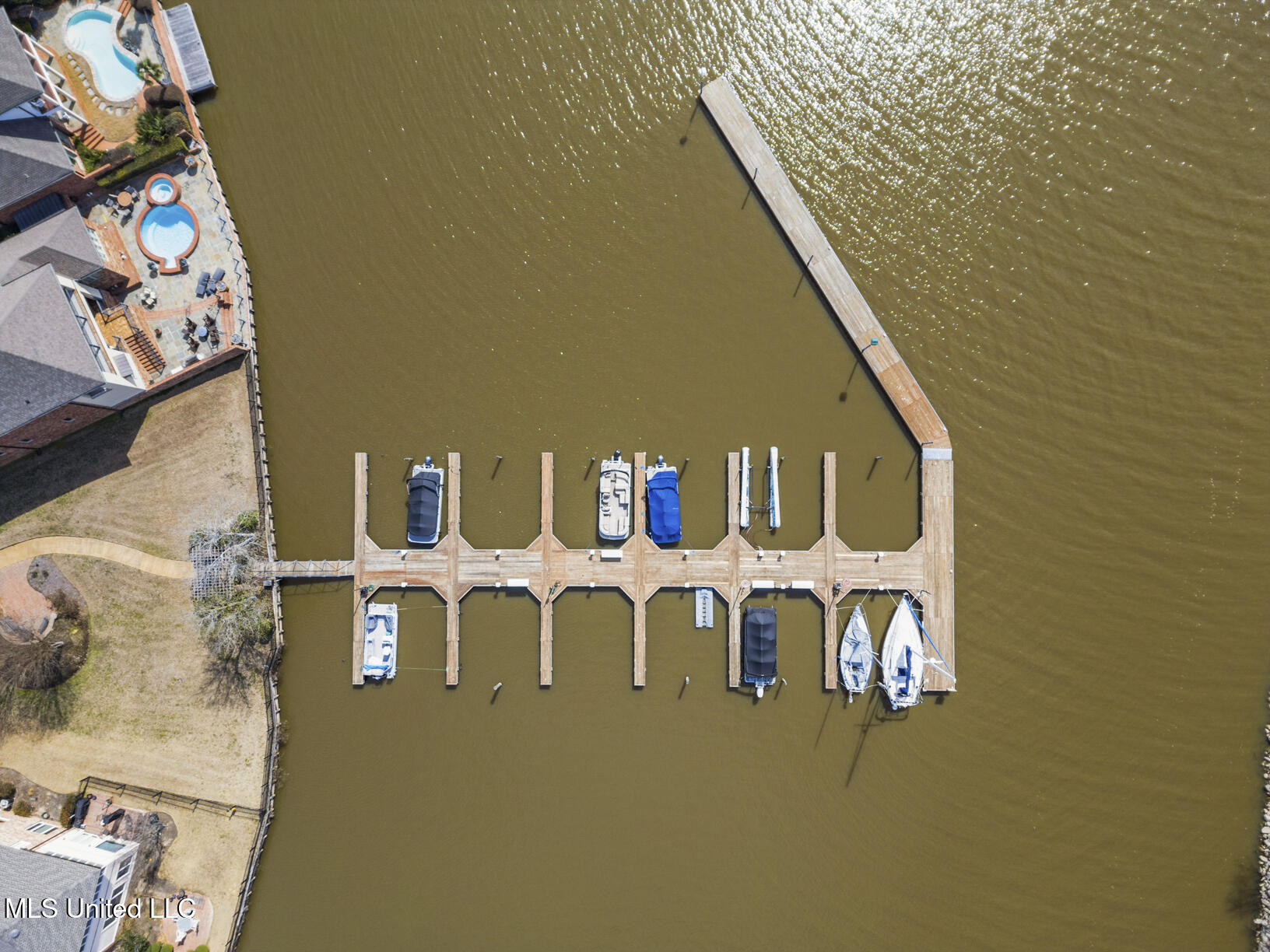 404 Bay Cove Ridgeland, MS 39157 - Photo 6 of 49 404 Bay Cv drone-10