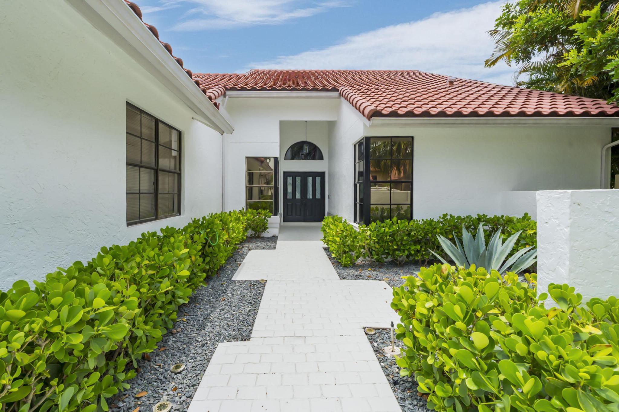 19325 Cherry Hills Terrace Boca Raton, FL 33498 - Photo 6 of 75 002