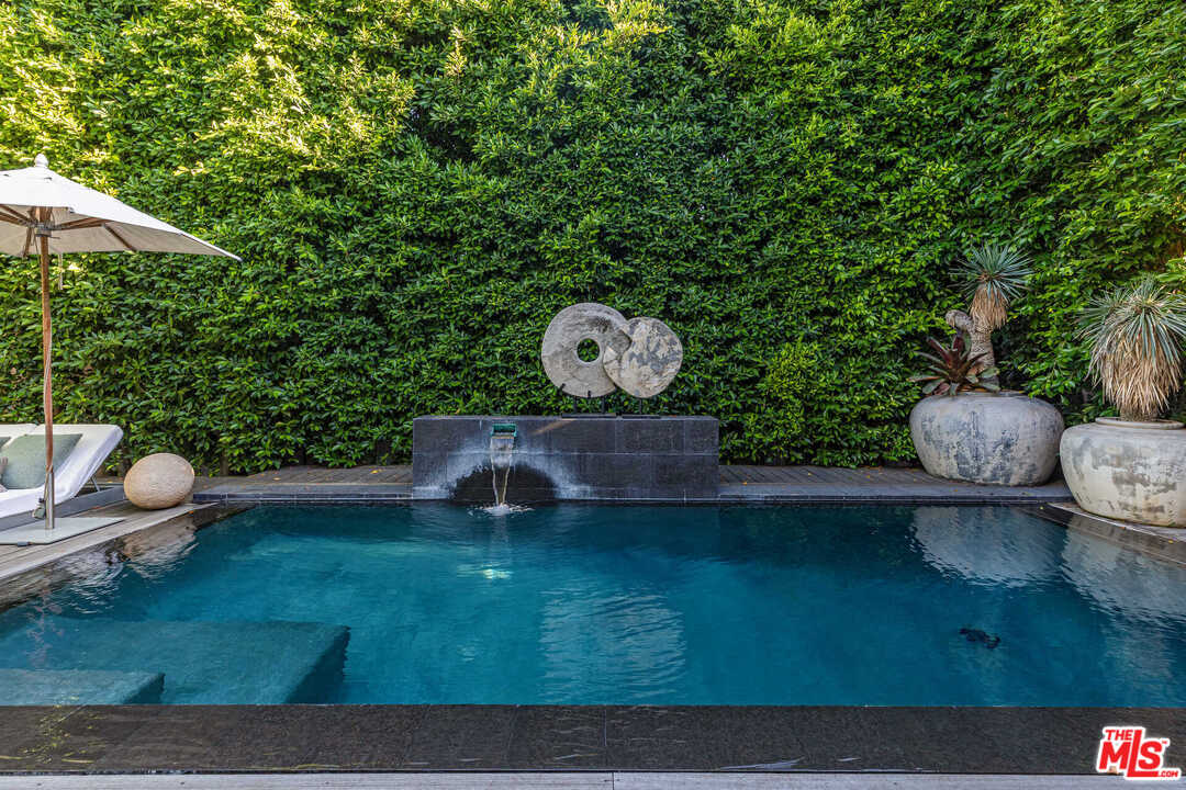 6236 Drexel Avenue Los Angeles, CA 90048 - Photo 19 of 33 a view of an outdoor space