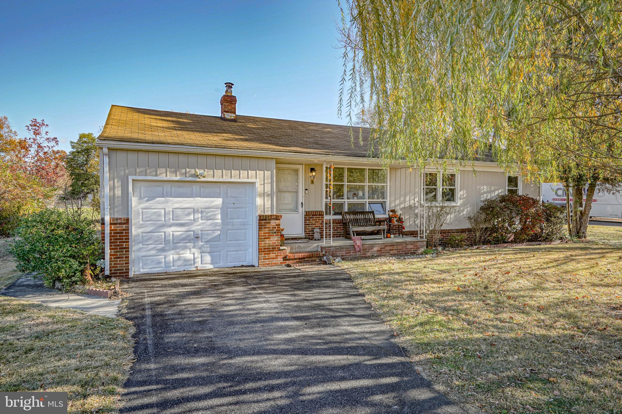 3 bed RANCH! CORNER LOT! Garage & back porch too!