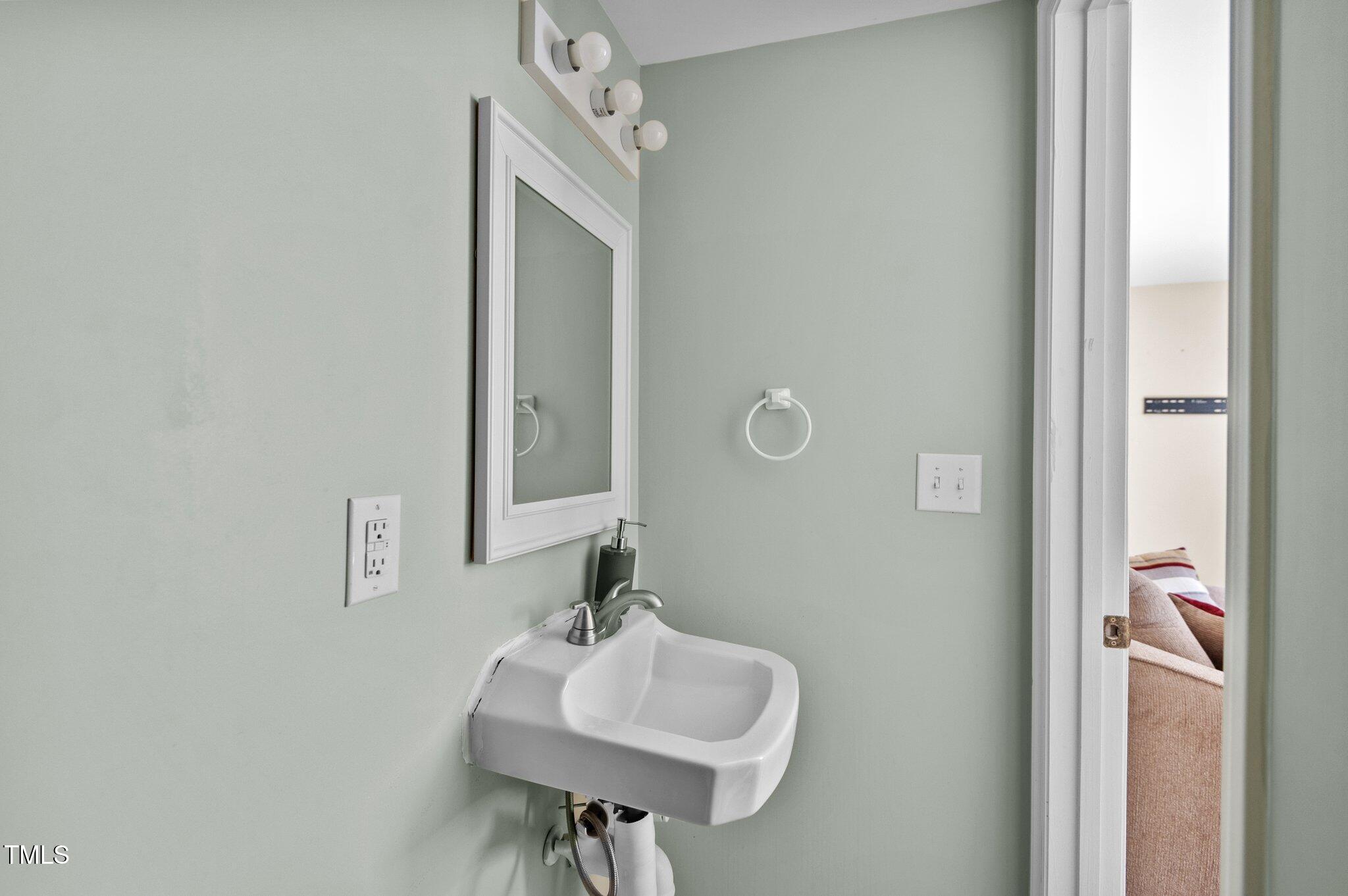 110 Ridge Place Greenville, NC 27834 - Photo 26 of 55 Bathroom 1 - Apartment B