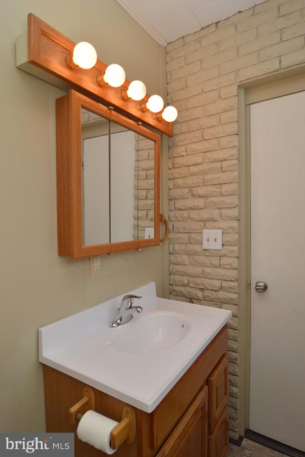 446 Layfield Road Perkiomenville, PA 18074 - Photo 21 of 27 Gallery Image 21