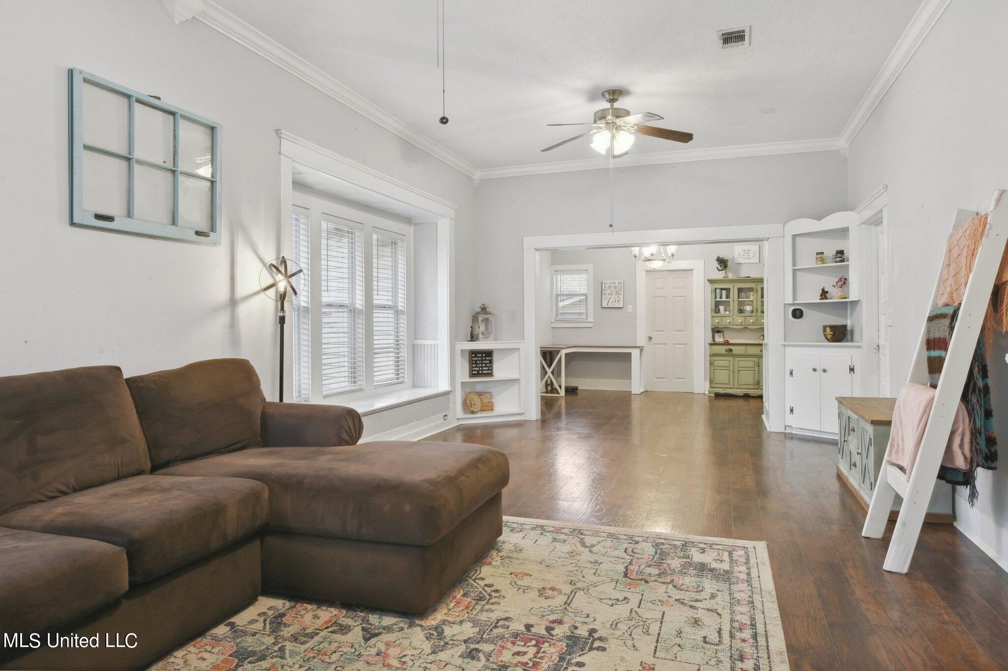 421 Pine Street Picayune, MS 39466 - Photo 6 of 15 Living Dining Combo