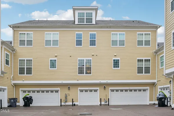 $384,900 | 10510 Sablewood Drive, Unit 113, Raleigh, NC 27617