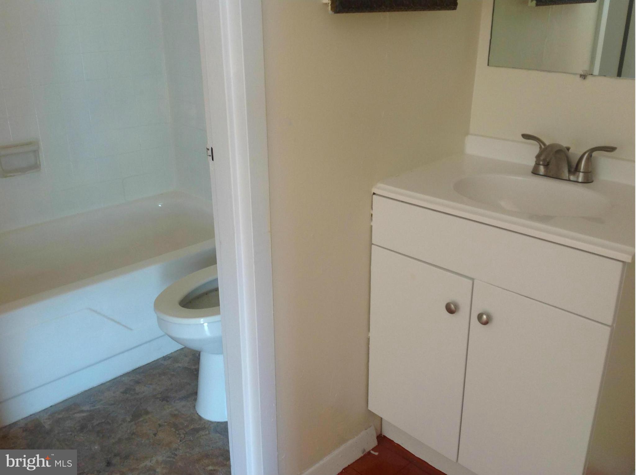 1836 Metzerott Road, Unit 1025 Adelphi, MD 20783 - Photo 24 of 30 Bath (Master)