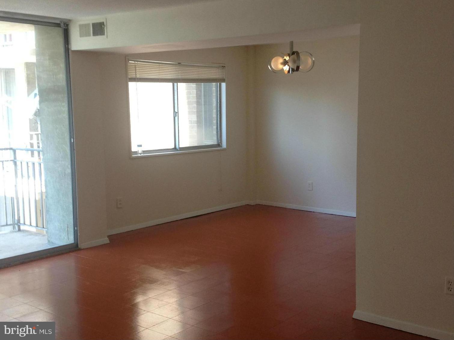 1836 Metzerott Road, Unit 1025 Adelphi, MD 20783 - Photo 8 of 30 Dining Room