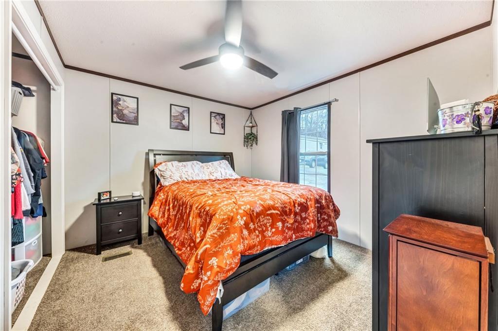 231 Falls Church Road Imperial, PA 15126 - Photo 8 of 13 Gallery Image 8