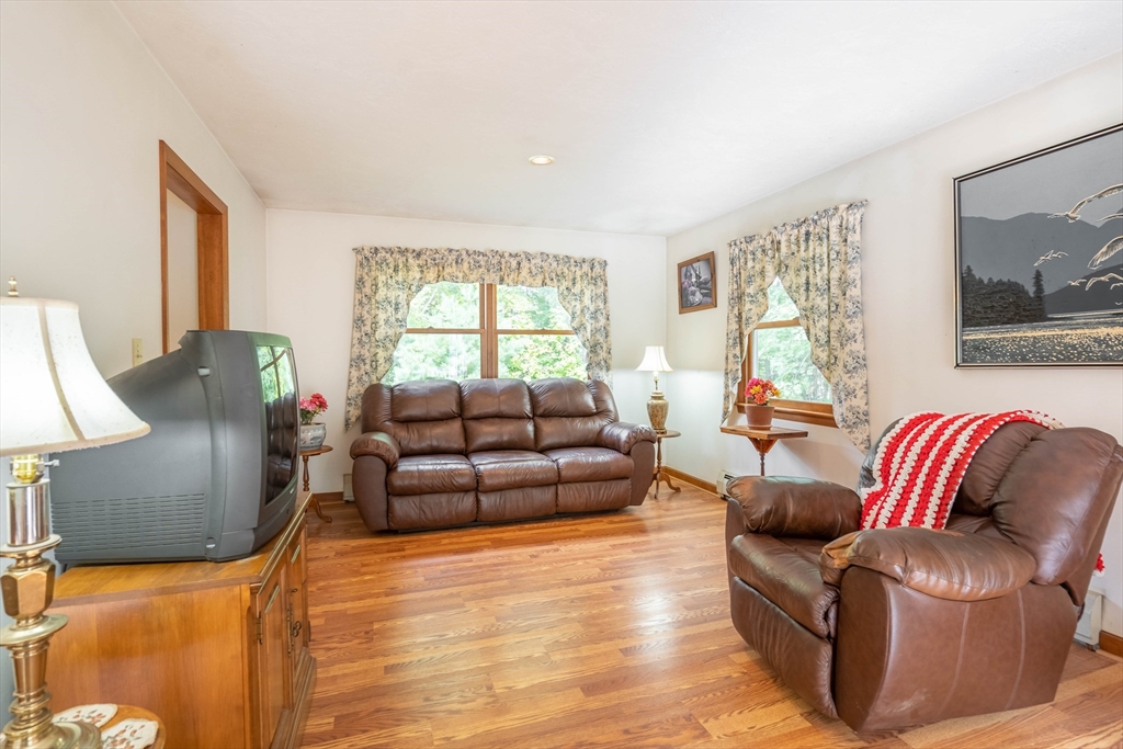 7 Howe Road Spencer, MA 01562 - Photo 12 of 40 Gallery Image 12