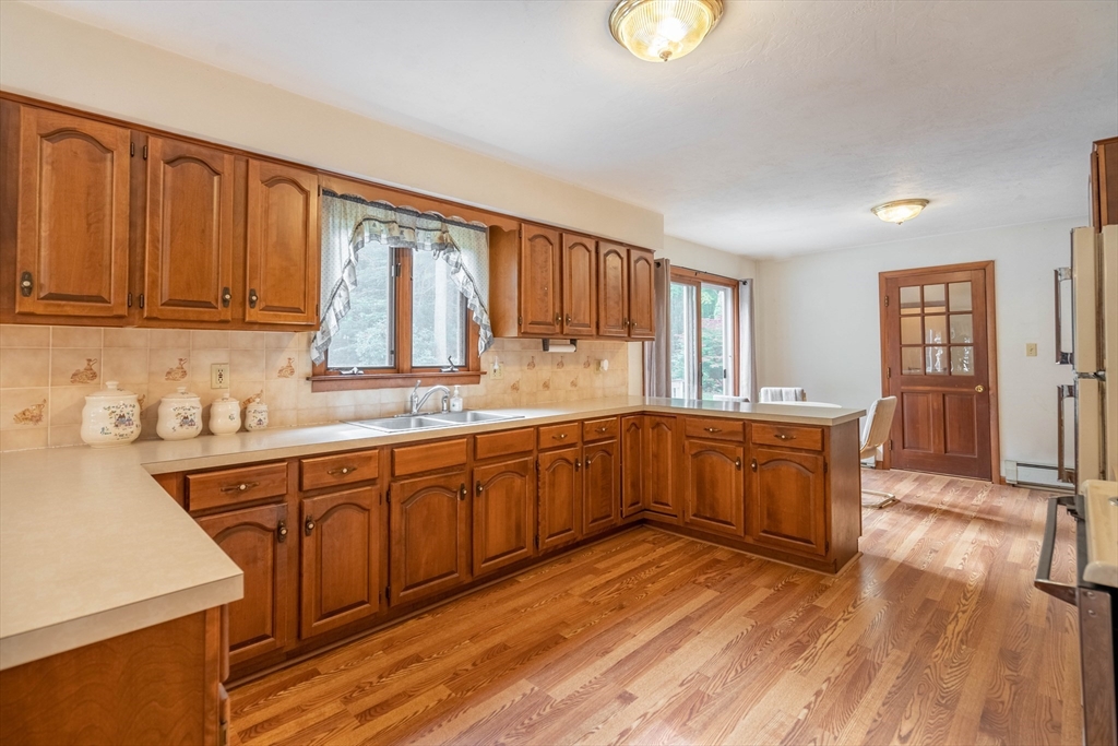 7 Howe Road Spencer, MA 01562 - Photo 4 of 40 Gallery Image 4