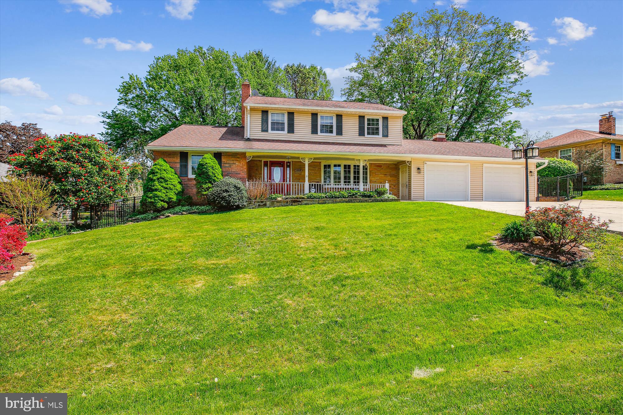 Expansive Front Yard