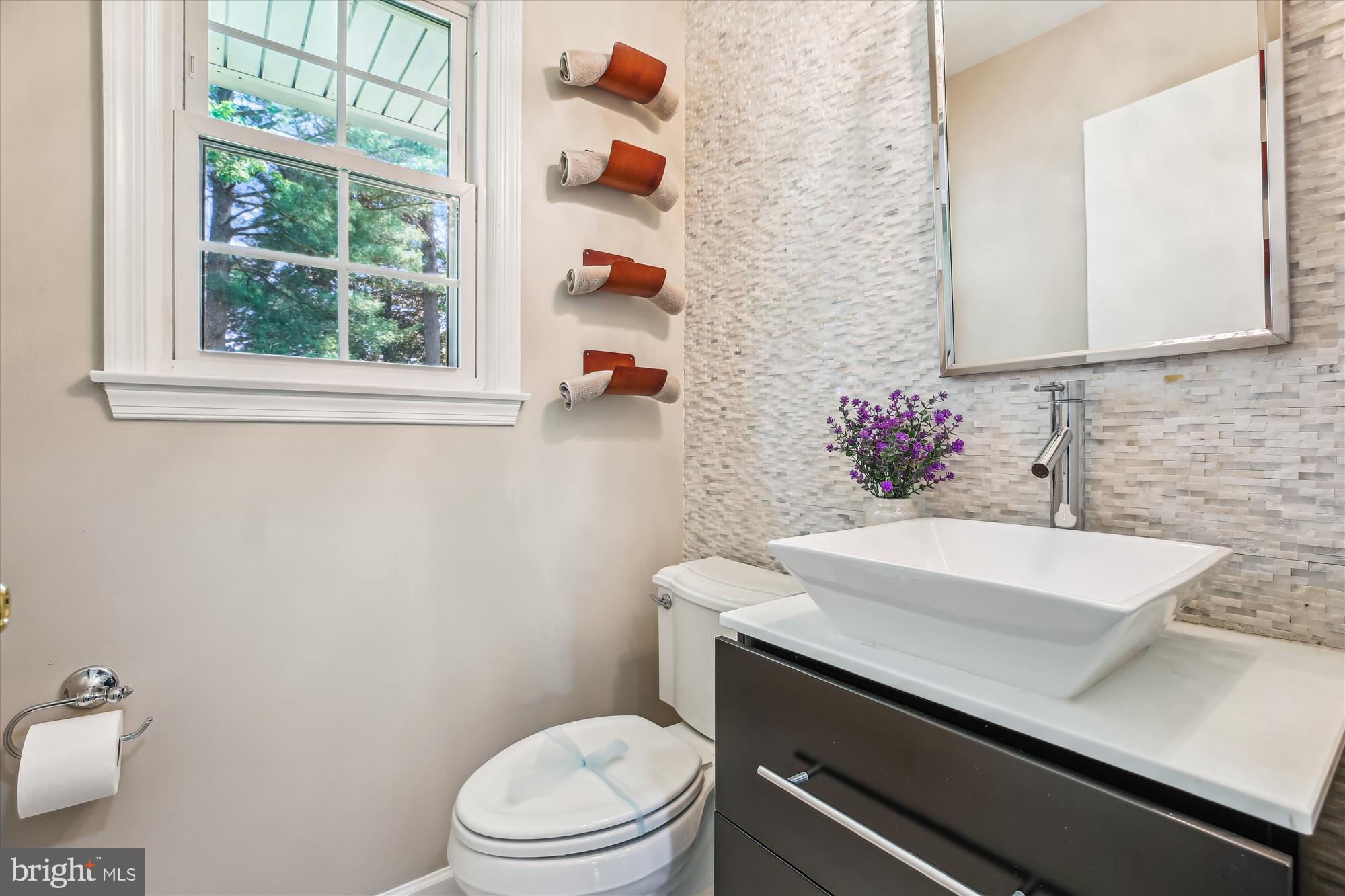 19313 Olney Mill Road Olney, MD 20832 - Photo 23 of 50 First Floor Powder Room