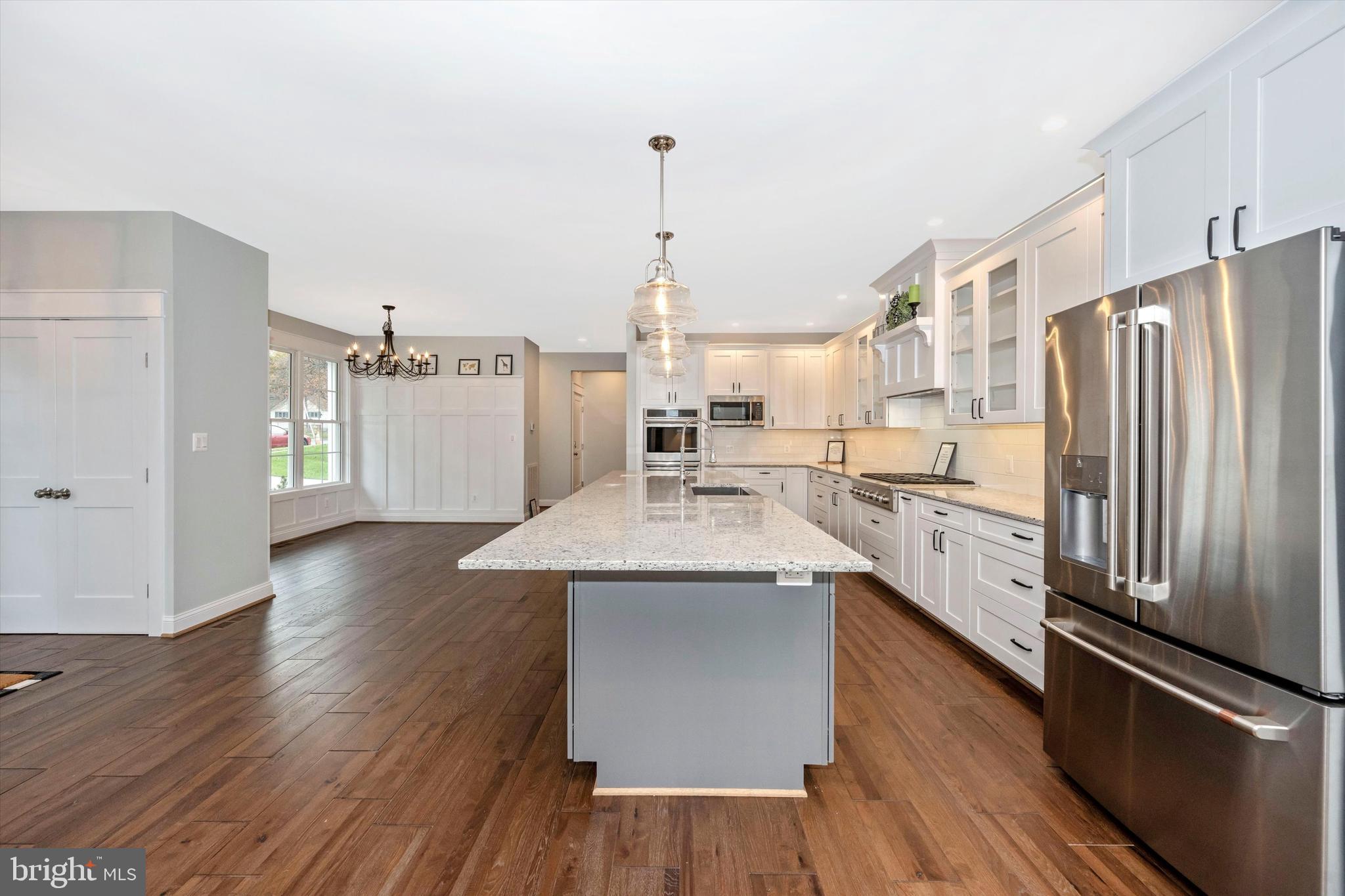 402 Pinewood Road Rockville, MD 20850 - Photo 19 of 57 Upgraded Countertops & SS