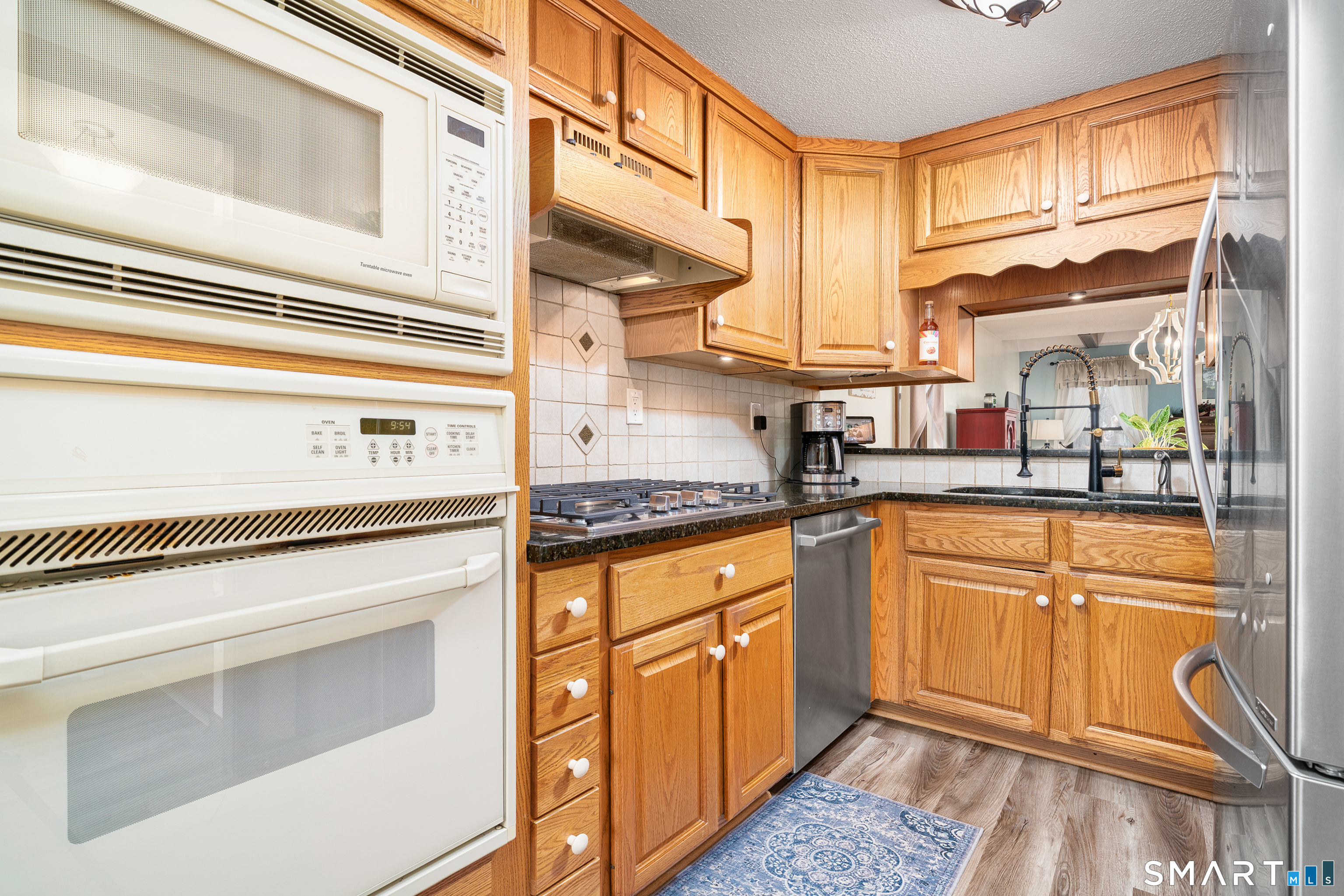 19 Tanner Crossing, Unit 19 Wethersfield, CT 06109 - Photo 13 of 40 1st Floor - Kitchen