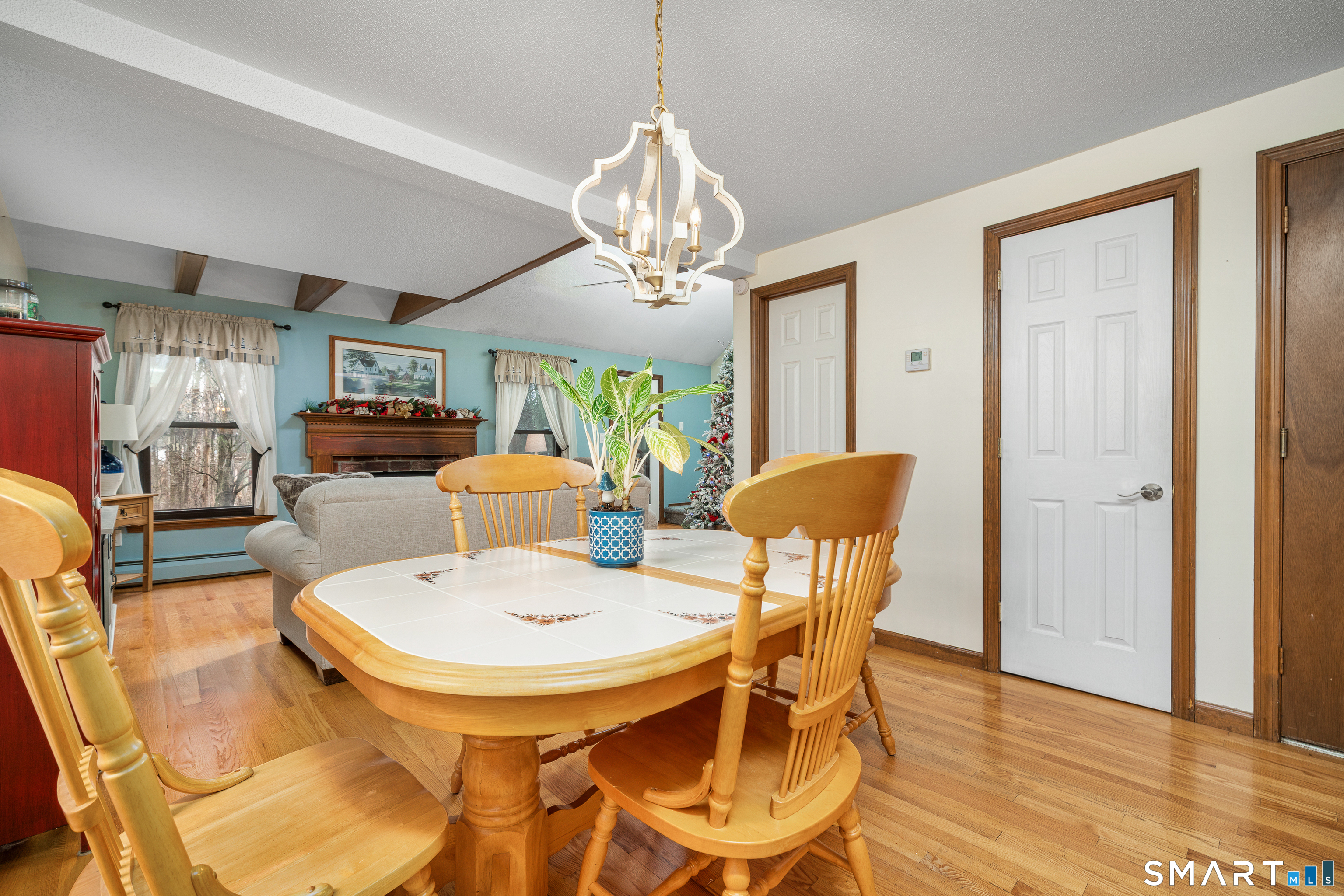 19 Tanner Crossing, Unit 19 Wethersfield, CT 06109 - Photo 17 of 40 1st Floor - Dining Room