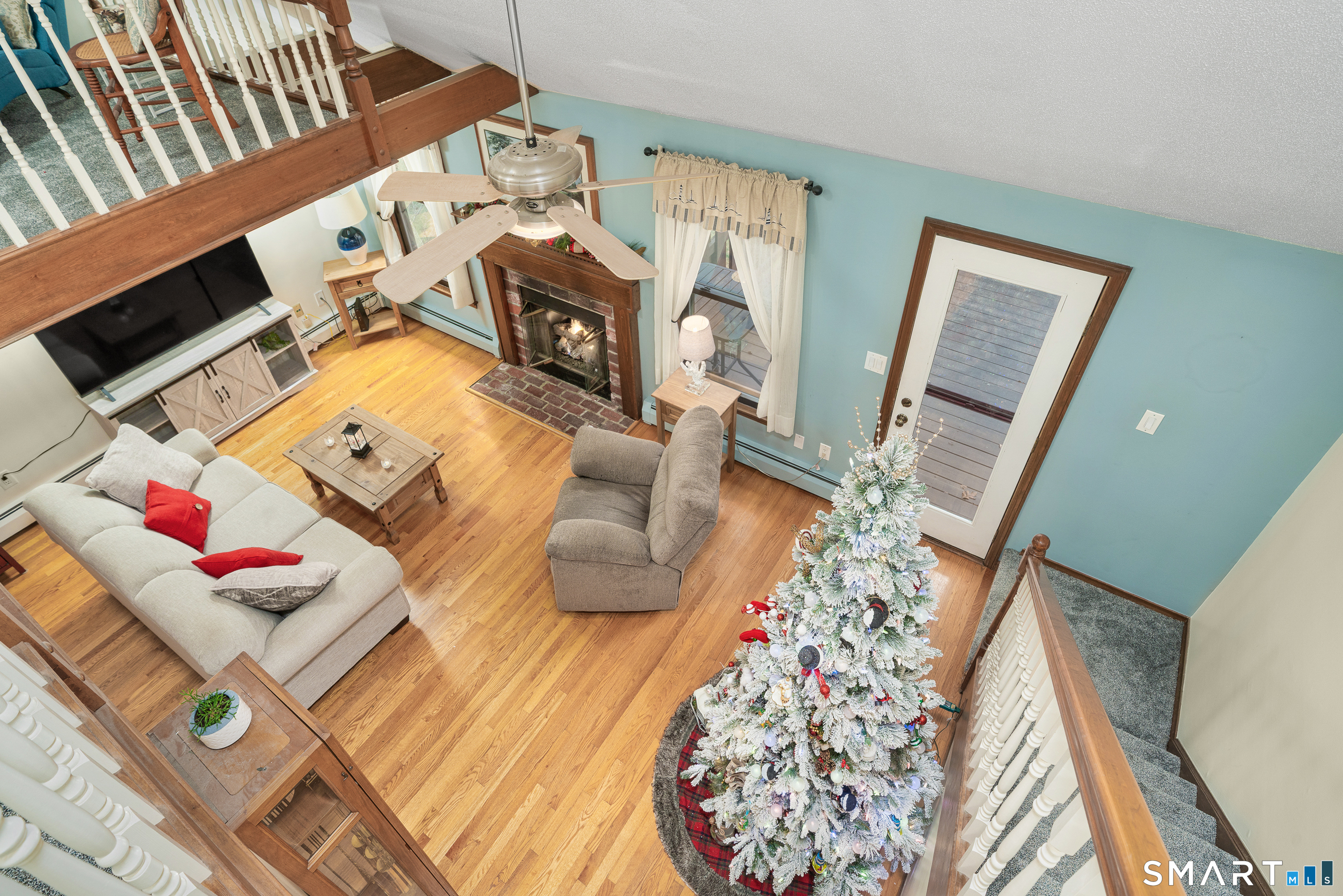 19 Tanner Crossing, Unit 19 Wethersfield, CT 06109 - Photo 9 of 40 1st Floor - Living Room w/gas Fireplace