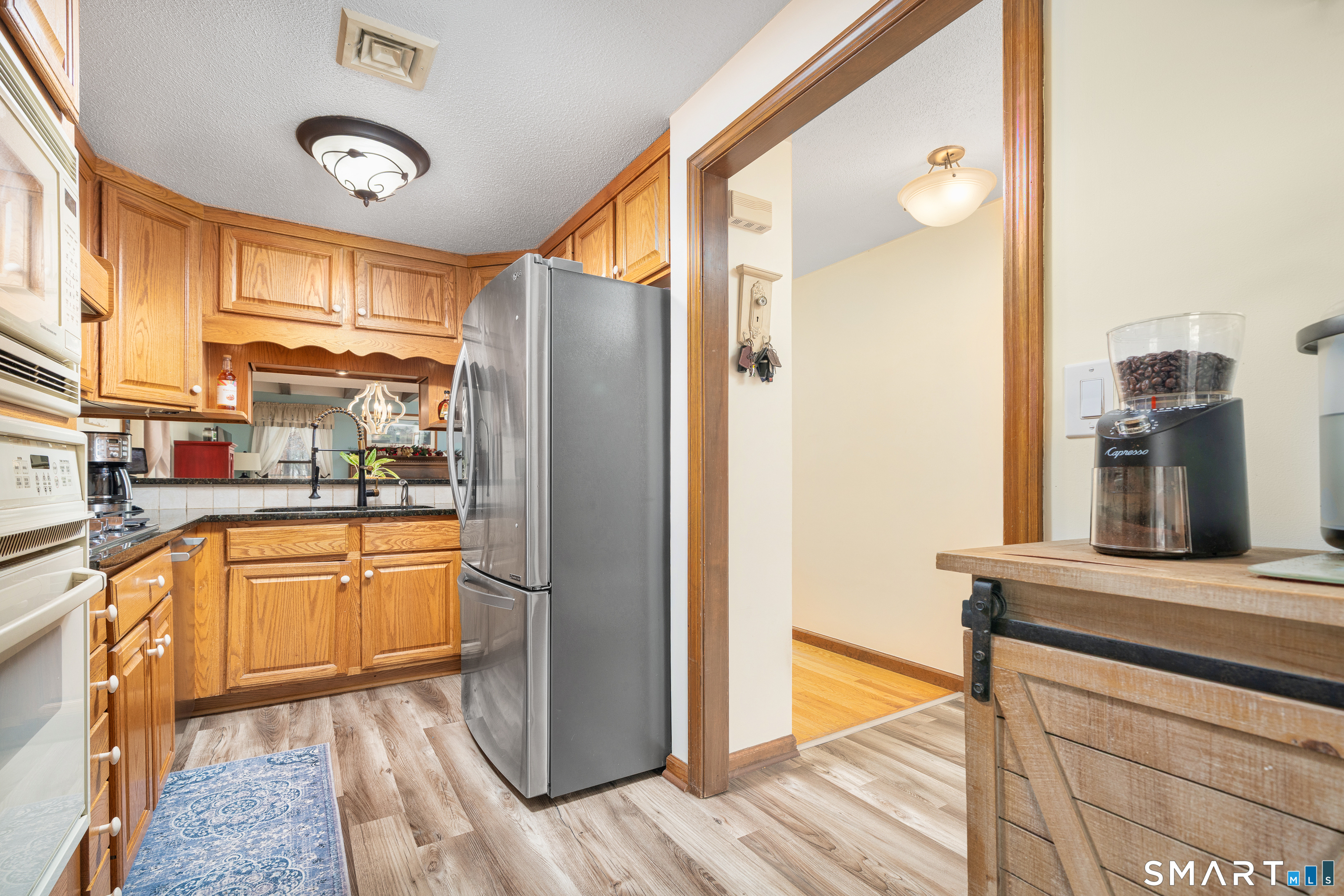 19 Tanner Crossing, Unit 19 Wethersfield, CT 06109 - Photo 10 of 40 1st Floor - Kitchen