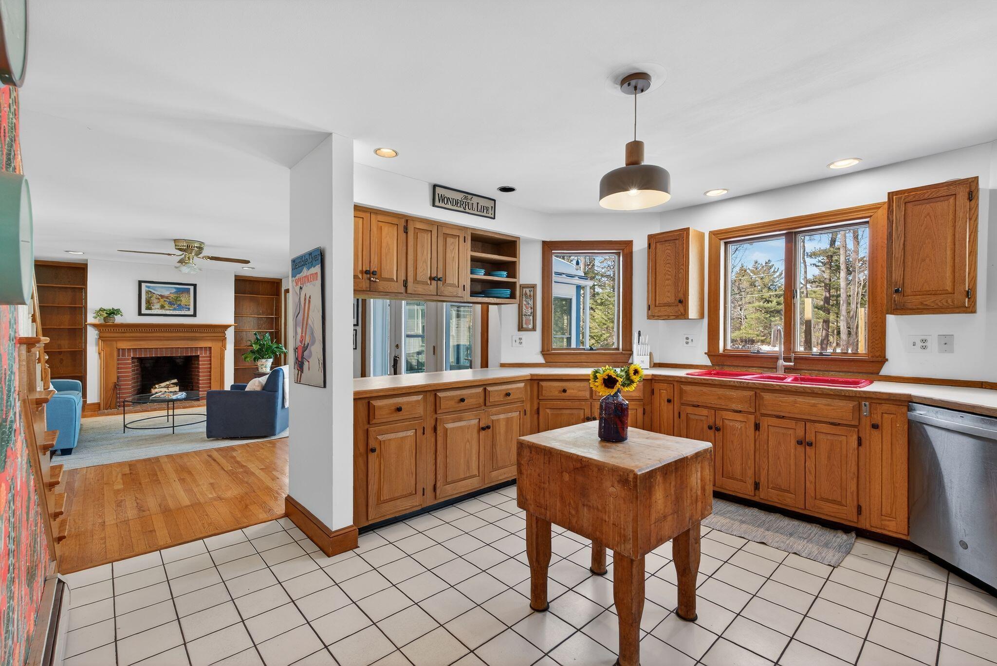 167 Pilgrim Road South Portland, ME 04106 - Photo 6 of 33 Kitchen