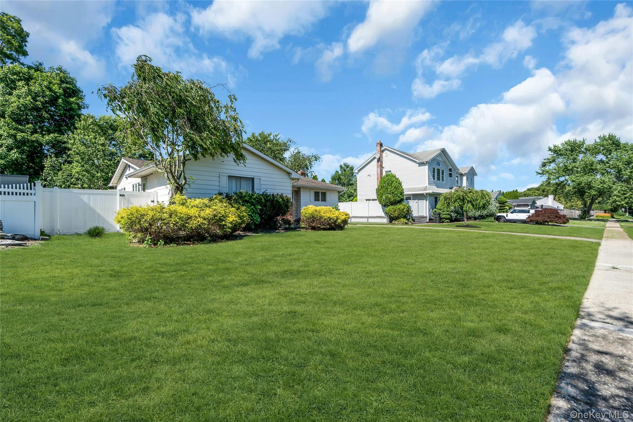 33 Cameo Road Commack, NY 11725 - Photo 2 of 24