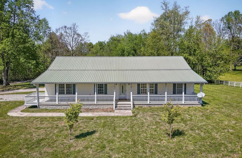 3209 Coal Bank Road Sparta, TN 38583 - Photo 2 of 9