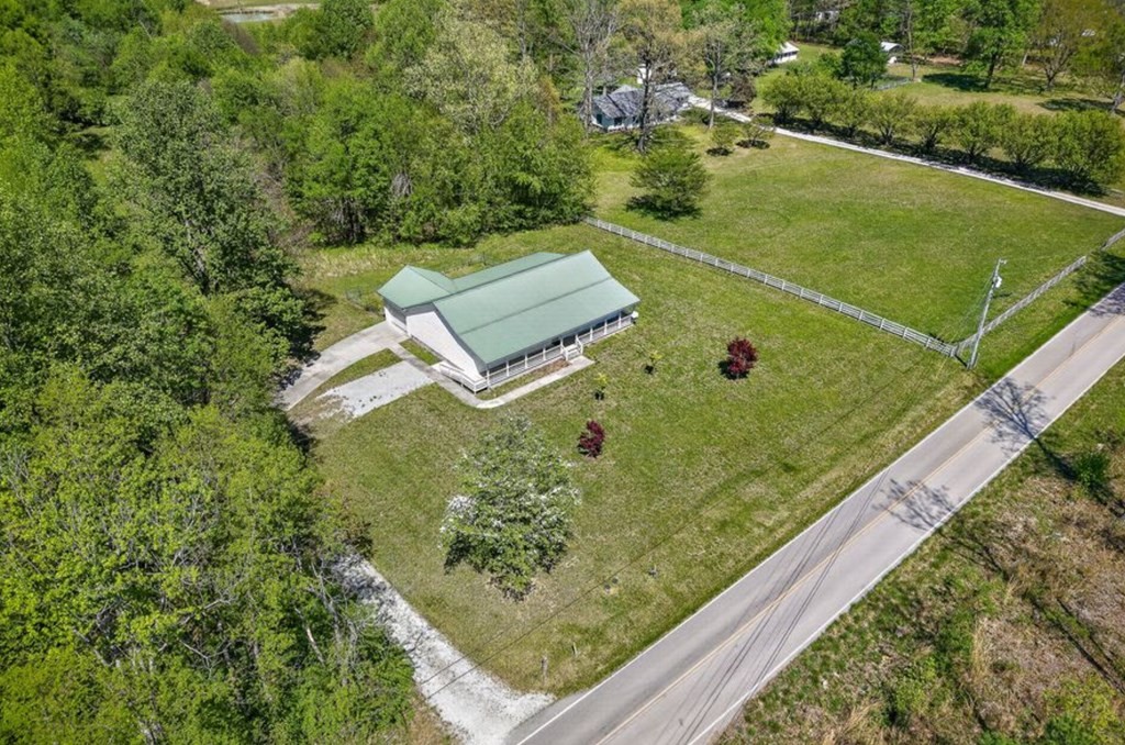 3209 Coal Bank Road Sparta, TN 38583 - Photo 3 of 9