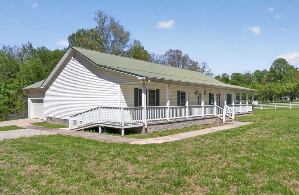 3209 Coal Bank Road Sparta, TN 38583 - Photo 7 of 9