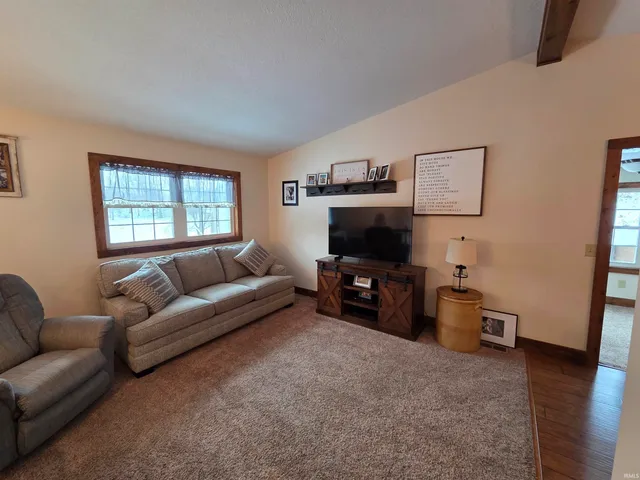 $388,000 | 8125 East U Highway South, Churubusco, IN 46723